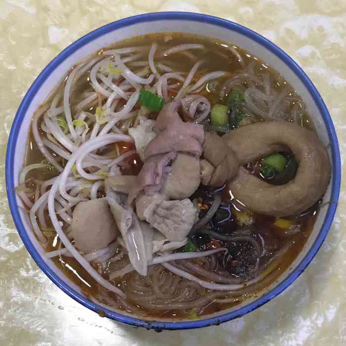 唐记冒节子肥肠粉-"味道还可以,一家小店,下午去的没有人.