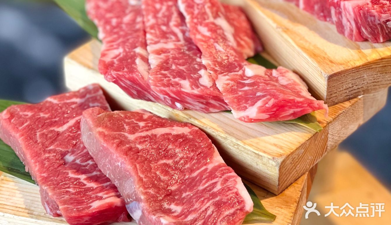 这一刻我被馋到了🥩韩式烤肉也有熟成牛排。