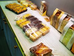 -雷米蛋糕·安佳奶油·当日最鲜果(保利·湾天地店)