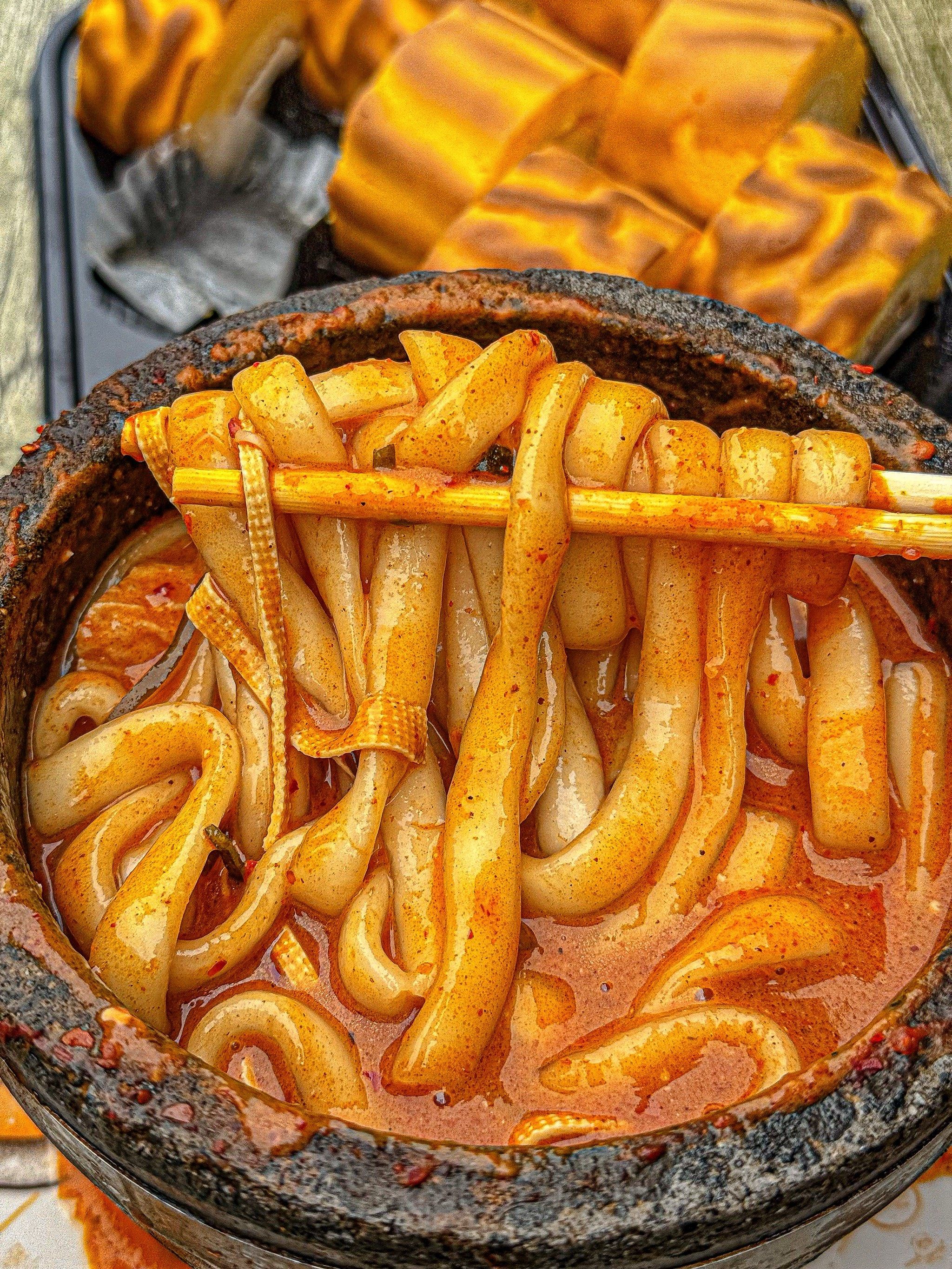 这边好吃的很多
他家主打各种口味的粉 砂锅土豆粉 手擀粉
砂锅