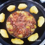 对铁锅炖大鹅一直都有想法，这次在一个冷风天来吃啦四个