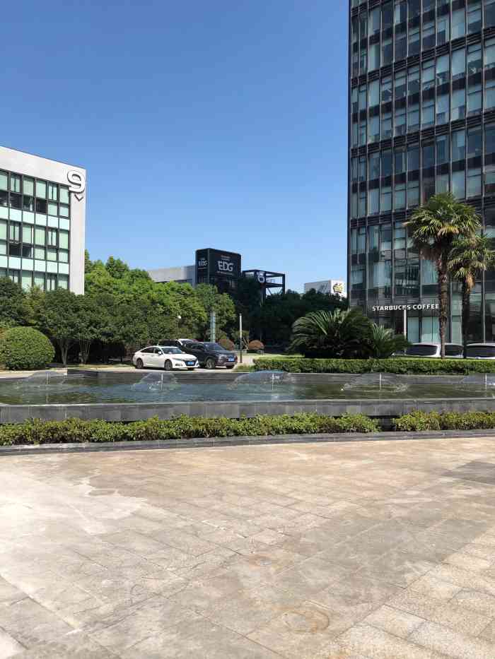 珠江创意中心-"第一次来到珠江创意中心,沿着灵石路一直到.