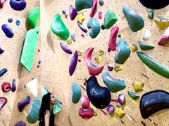 -问山MountQuest攀岩馆