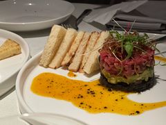 牛肉塔塔配牛油果黑橄榄酱-Solo(衡山路店)