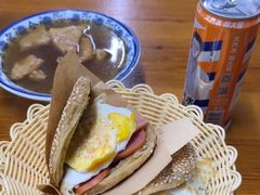 -京容合·老北京烧饼夹肉(珠江八区店)