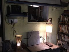 -邊城書店