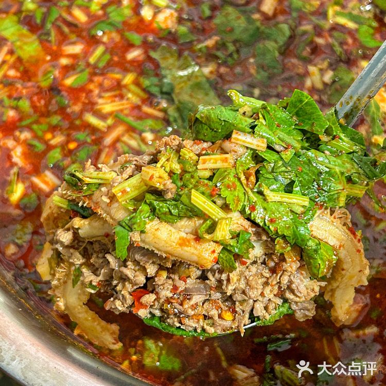 这个渣渣牛肉火锅真的是下饭神器！