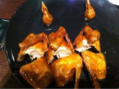 红烧乳鸽-汤城小厨•粤菜•靓汤(西直门凯德MALL店)