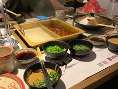 -尚尚仙·酸汤猪手·猪肚鸡火锅(华联万柳购物中心店)