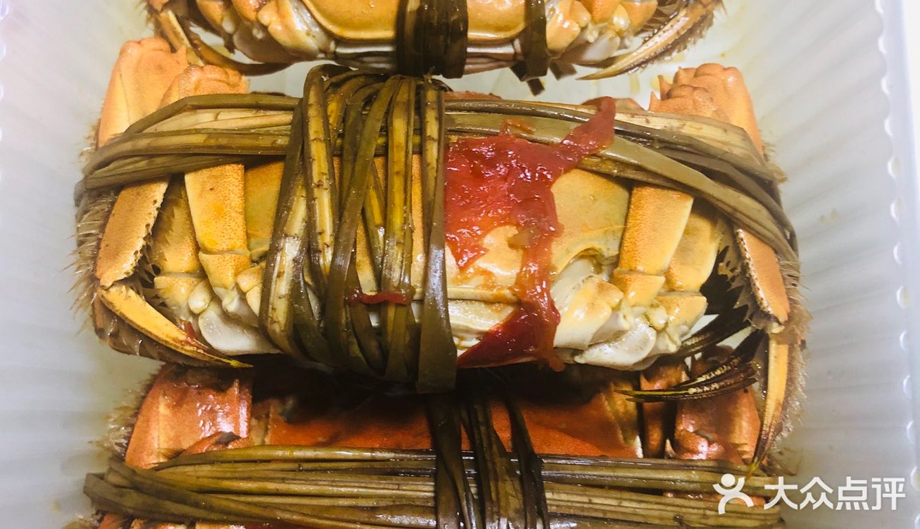 第一次吃他家醉蟹，挺好吃的，鲜甜饱满回味好，入味有层次