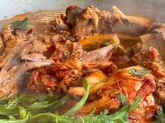 土豆排骨火锅（辣）-喇喇排骨火锅·传统韩式脊骨汤(望京西园总店)