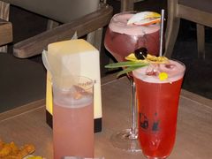 -FOUR PLAY BAR