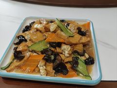 -三江源美食城