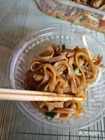 炒粉还得是走鬼档啊！湛江媒体真是糊涂啊