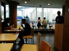 大堂-麦当劳(虹梅路地铁站店)
