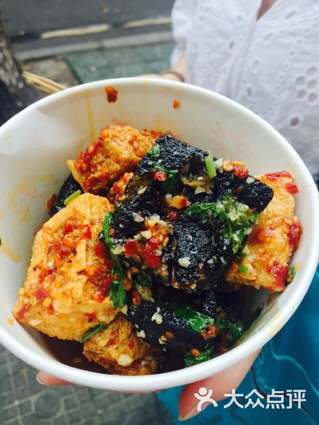 盛世嚼味白色精品臭豆腐-盛世嚼味白色精品臭豆腐图片-长沙美食-大众
