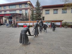 -迪庆藏族自治州博物馆