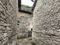 -高荡千年布依古寨旅游景区