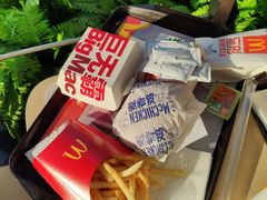 -麦当劳(展览路店)