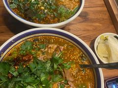 -云阿蛮云南生烫牛肉米线(奉贤路店)