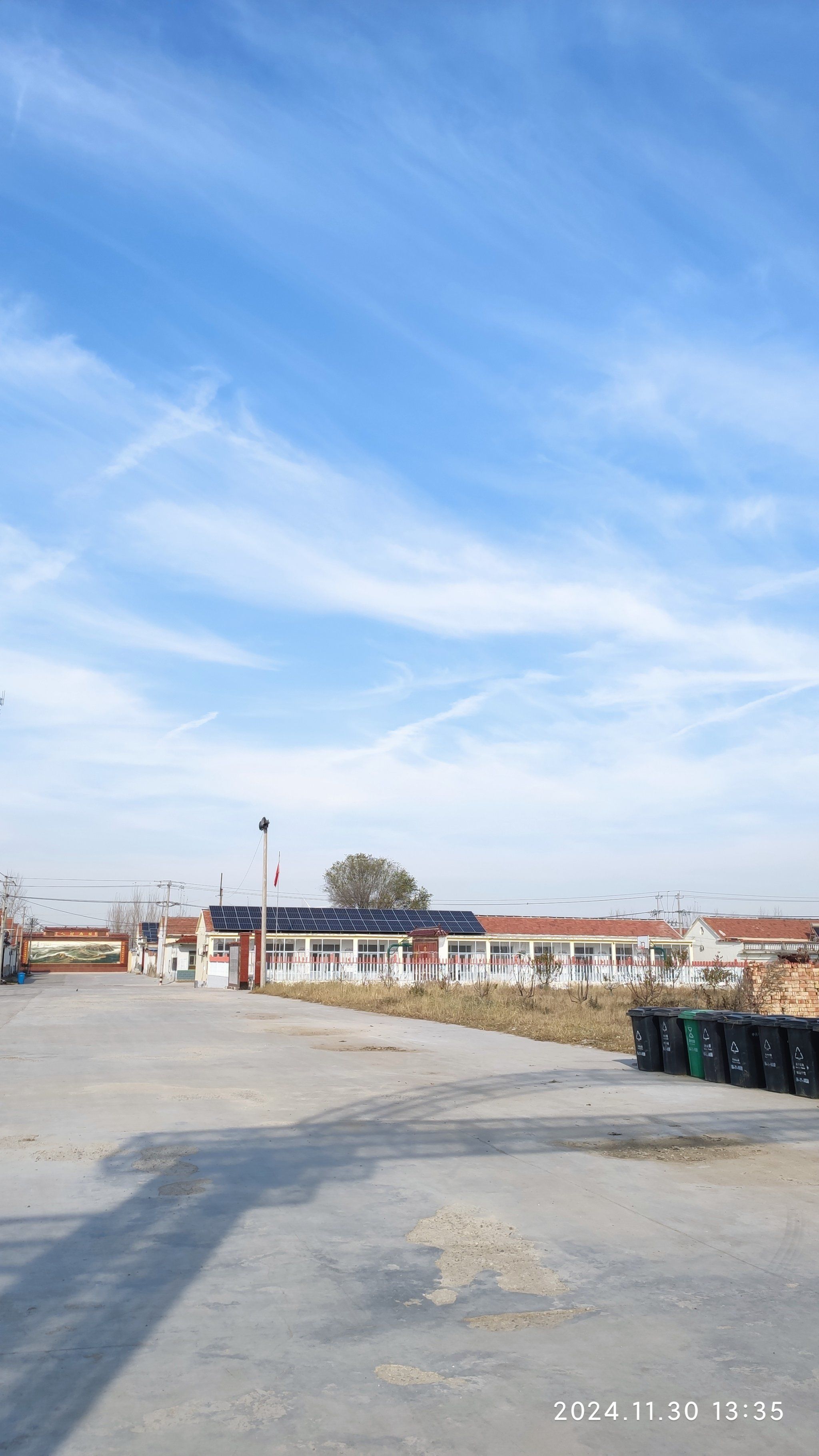 大济南的农村,乡村路上的风景线