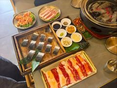 -围炉肉舍•炭烤活鳗•丹东海鲜烤肉(步行街店)