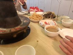 -洞庭洲·防空洞火锅·烧烤·铜锅涮肉(新百广场店)