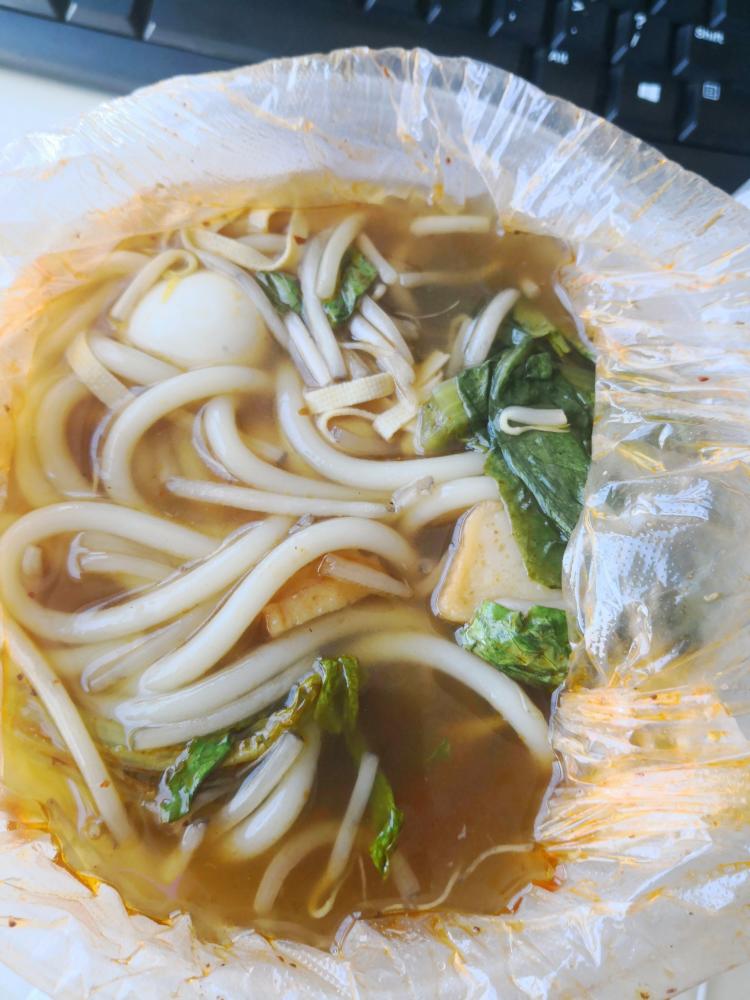 馨缘云南过桥米线-"他家的外卖真的是量大,10块钱一个女生吃.