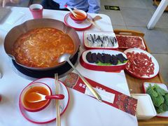 -毛辣果·贵州红酸汤牛肉火锅(西单店)