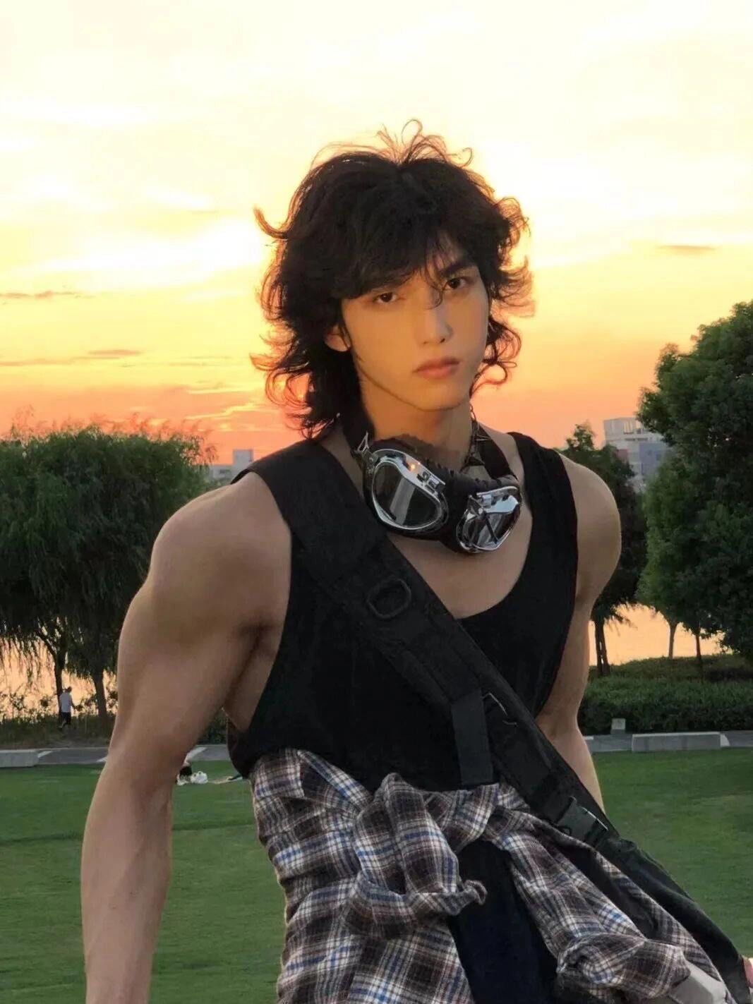 男生卷发 #嬉皮士卷发 #莱斯利卷 #慵懒风卷发 #男士发型