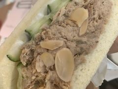 极鲜吞拿鱼三明治-崎本的店·专业酵种吐司(无锡万象汇店)