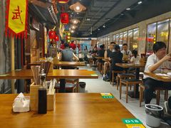 -楚东君•襄阳牛肉面牛杂煲(陆家嘴正大店)