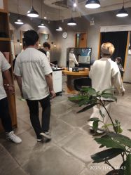 -时尚殿堂明星门店