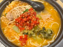 苗家红酸汤牛肉粉-俏凤凰(美林M·LIVE天地东座店)