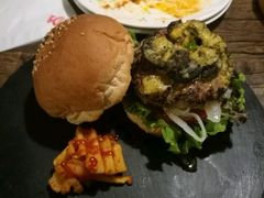 -HIGH FIVE哈福手工汉堡(桂林路店)