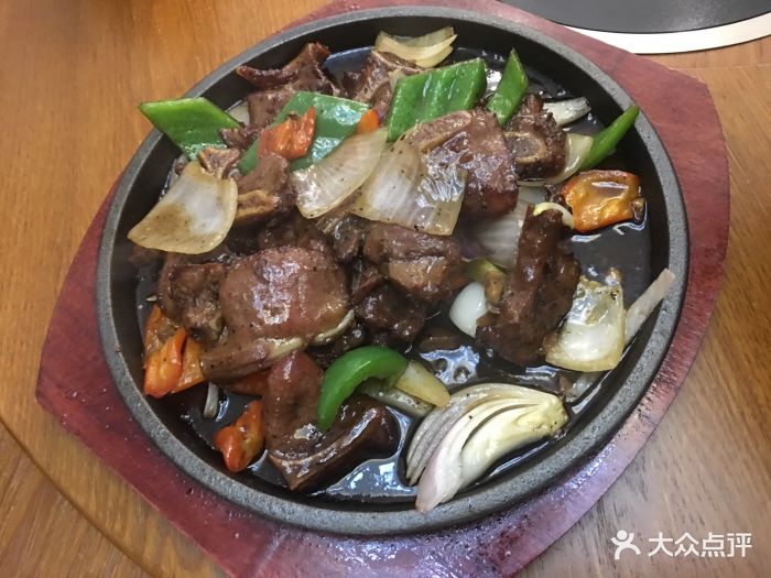 恋鱼(中骏广场店)黑椒猪柳图片