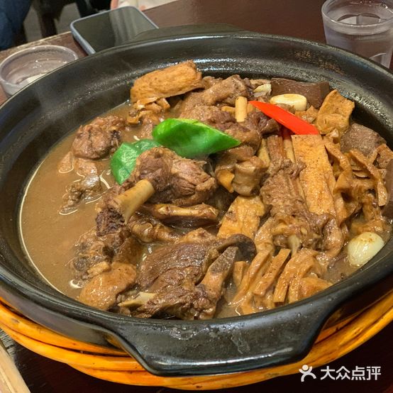 鸿阳生东酒店(梅岭东路店)