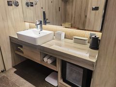 -西安大雁塔科技大学地铁站亚朵酒店