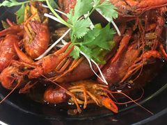 -虾弄弄海派小龙虾·牛羊蝎子火锅