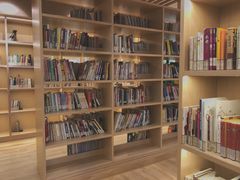 -漕河泾街道图书馆(漕河泾社区文化活动中心店)