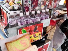 面包夹榴莲雪糕-詹爷爷乌节路街头冰淇淋