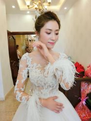 -红馆妆造(中央大街店)