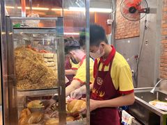 -Bánh Mì Huynh Hoa