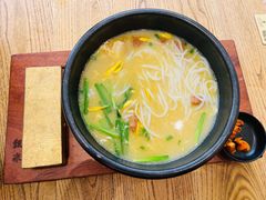 -银米·云南传统过桥米线(双廊黑金冠店)