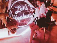 -简奥斯汀·赫本酒吧