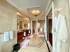 -广州富力丽思卡尔顿酒店