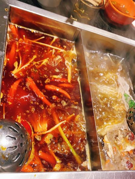 重庆老渡口火锅-"家门口的火锅味道还不错,服务也很不错,推.