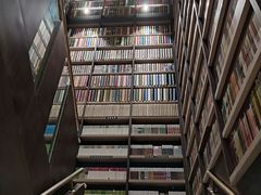 -钟书阁(群光广场店)