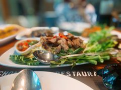 -Chom Cafe and Restaurant