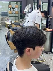 -藤野造型烫染·漂发